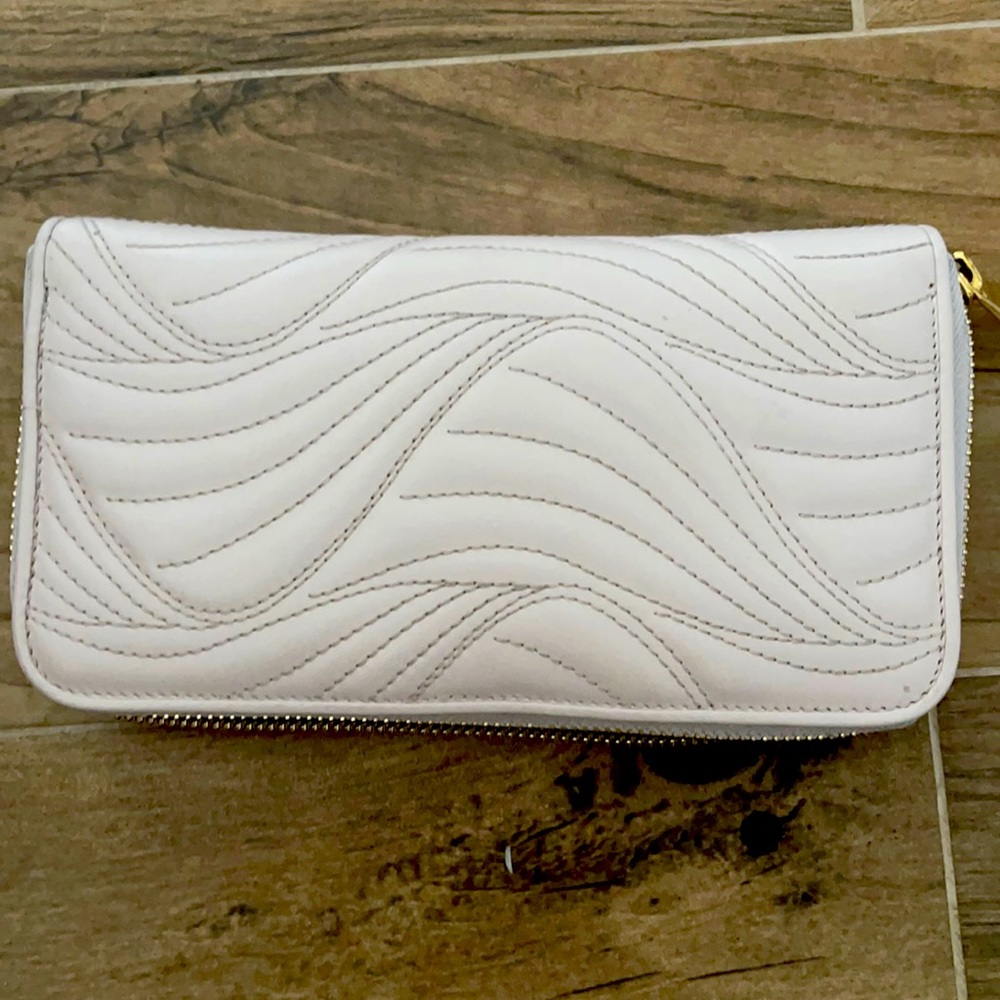 Original Salvatore Ferragamo Wallet-Bone color.